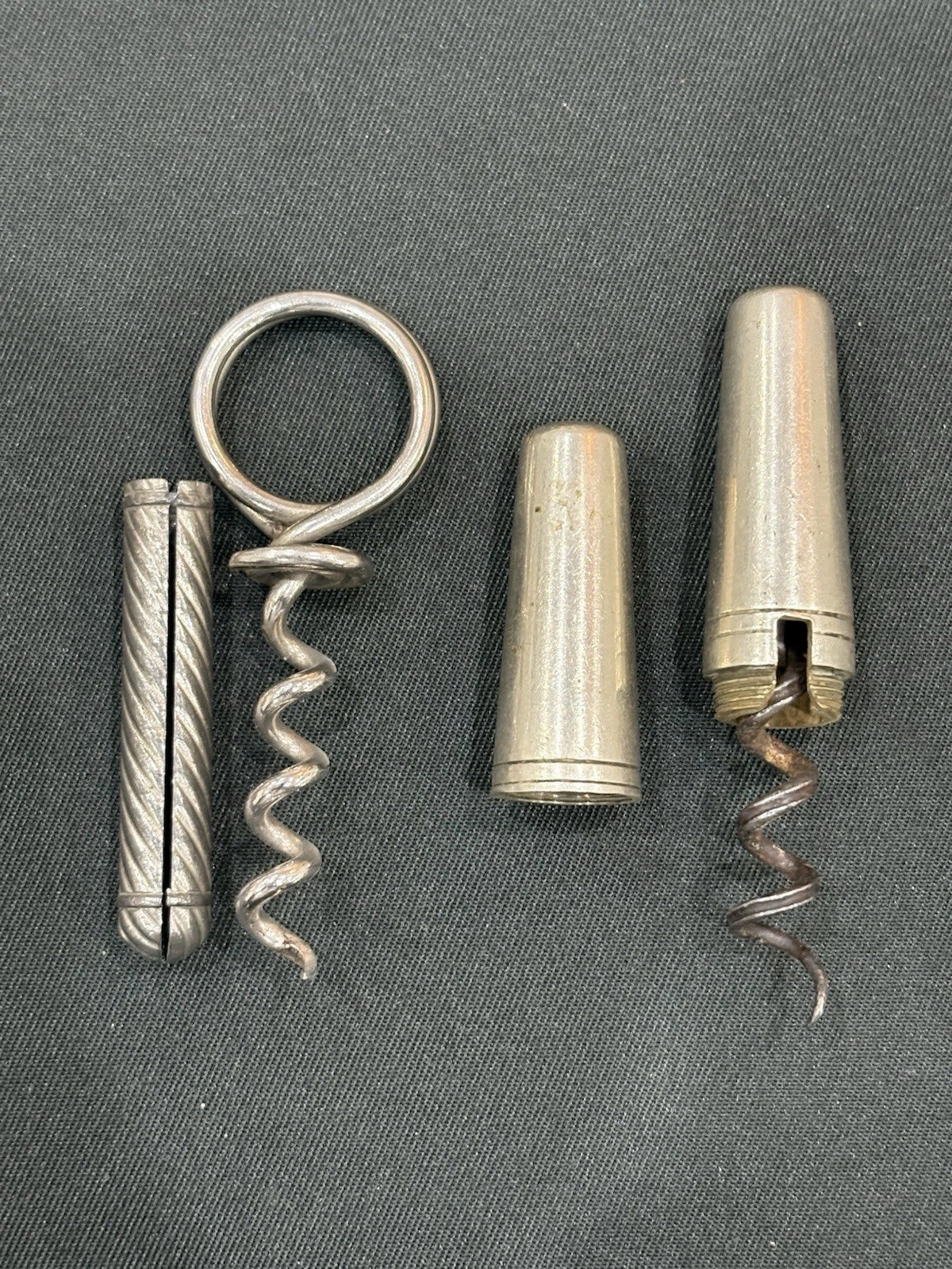 T39 – Lot de 6 anciens tire-bouchons avec étuis