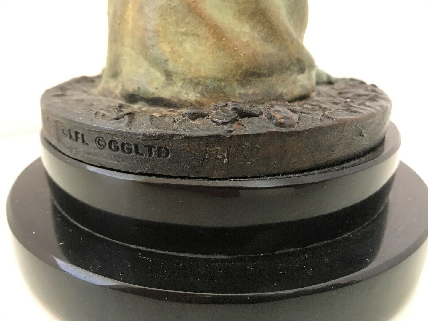 Sculpture en bronze Yoda de Star Wars