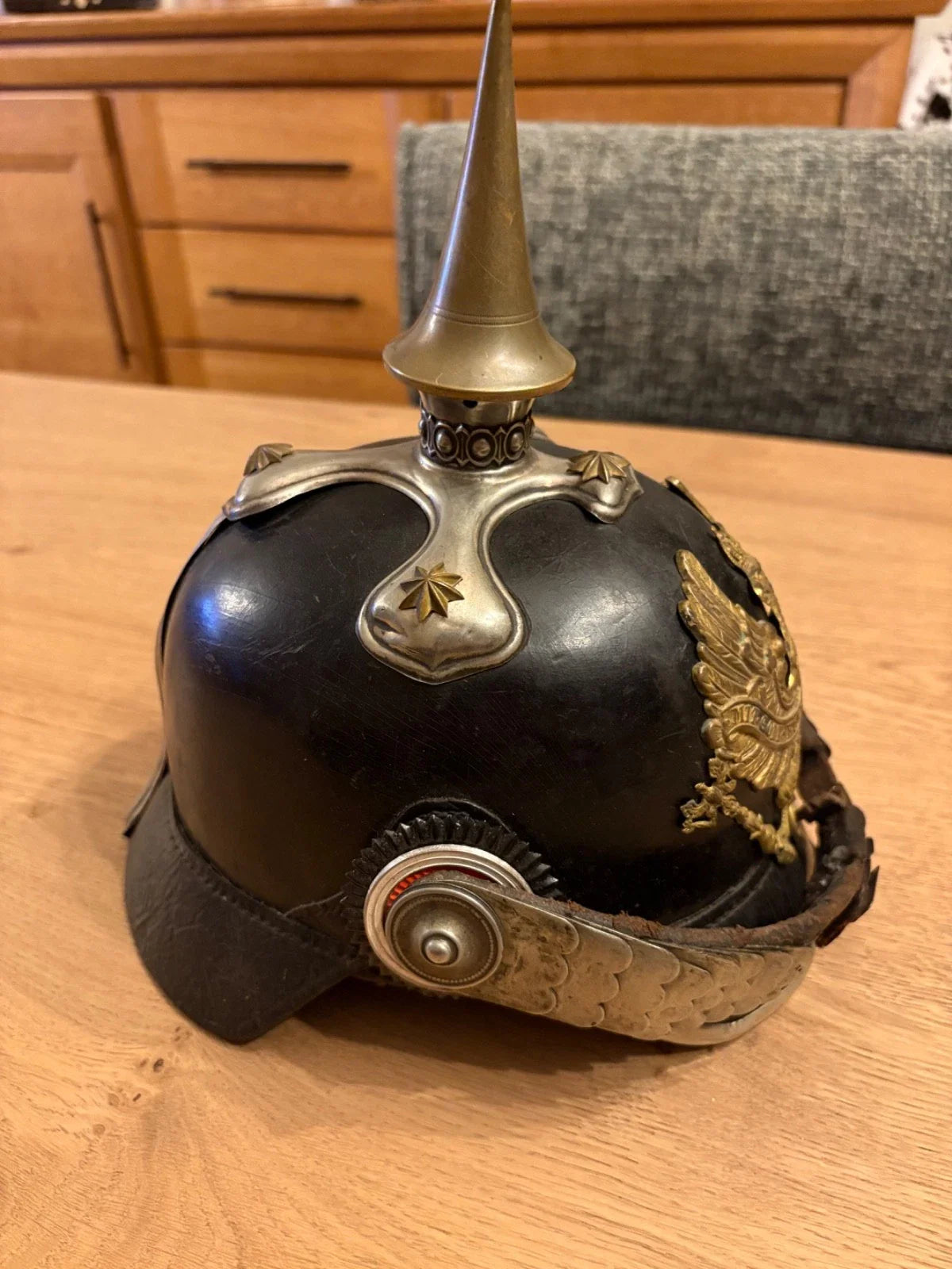 Casque à pointe (Pickelhaube / Spikehelmet) – Officier prussien semi-angulaire (1842-1860)