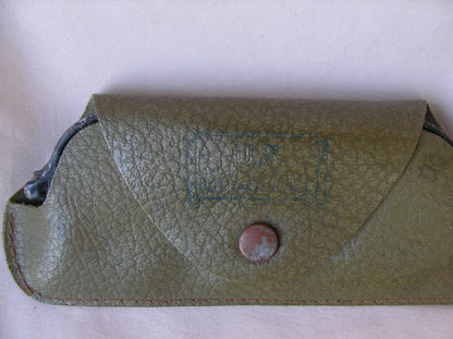 WWII – Lot de 4 Paires de Lunettes de Soleil Militaires Américaines avec Étuis (1944-1945)