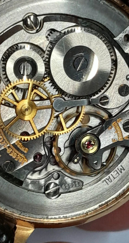 Montre Jaeger LeCoultre K800/C 18 carats  1960