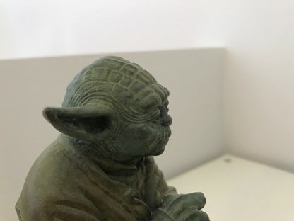 Sculpture en bronze Yoda de Star Wars