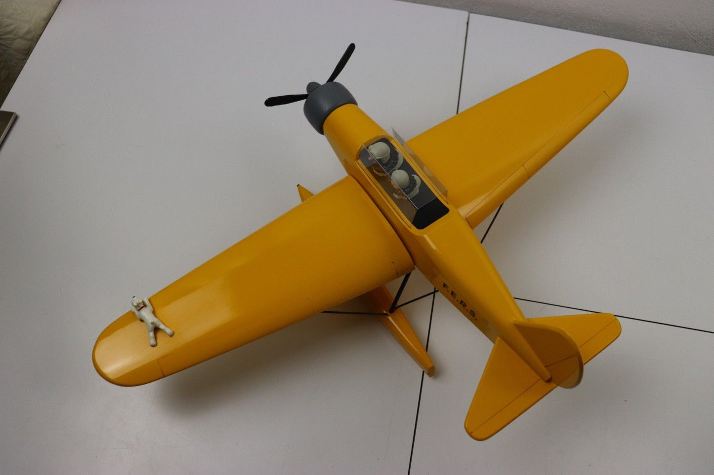 Avion Tintin par Michel Aroutcheff