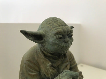 Sculpture en bronze Yoda de Star Wars