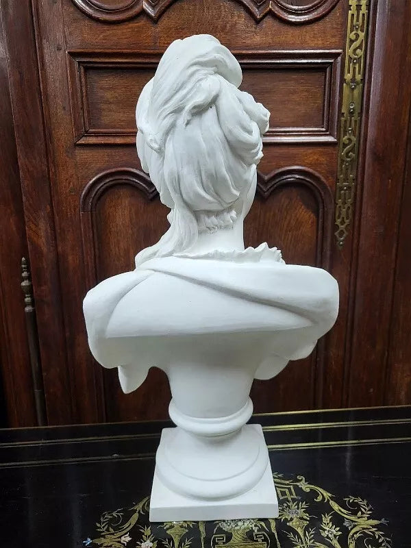 GRAND BUSTE EN BISCUIT DE FEMME