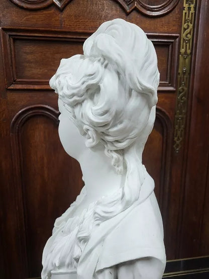 GRAND BUSTE EN BISCUIT DE FEMME