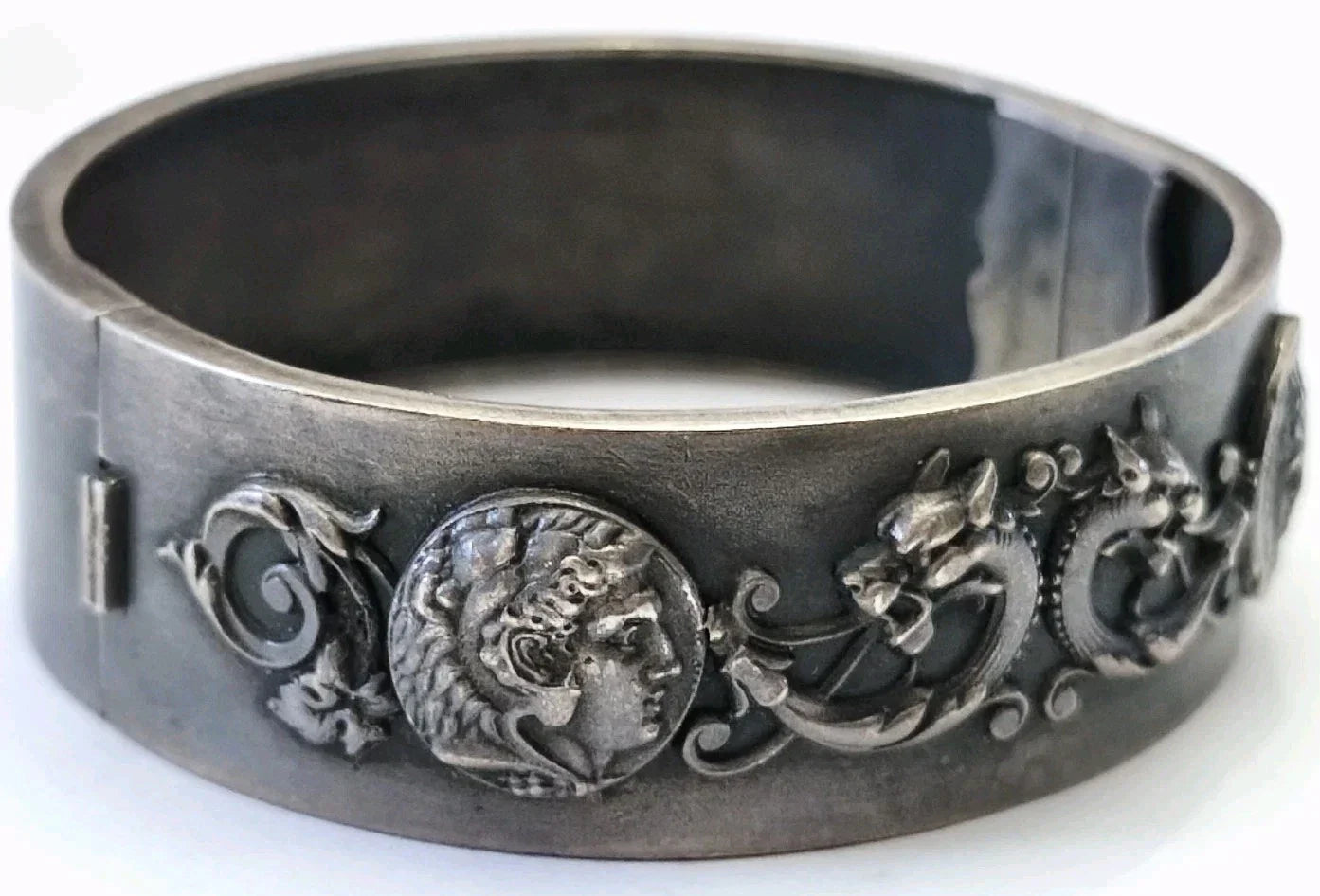 Bracelet argent massif décor chimère dragon