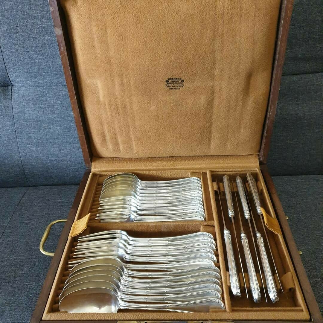Coffret ménagère en argent massif minerve