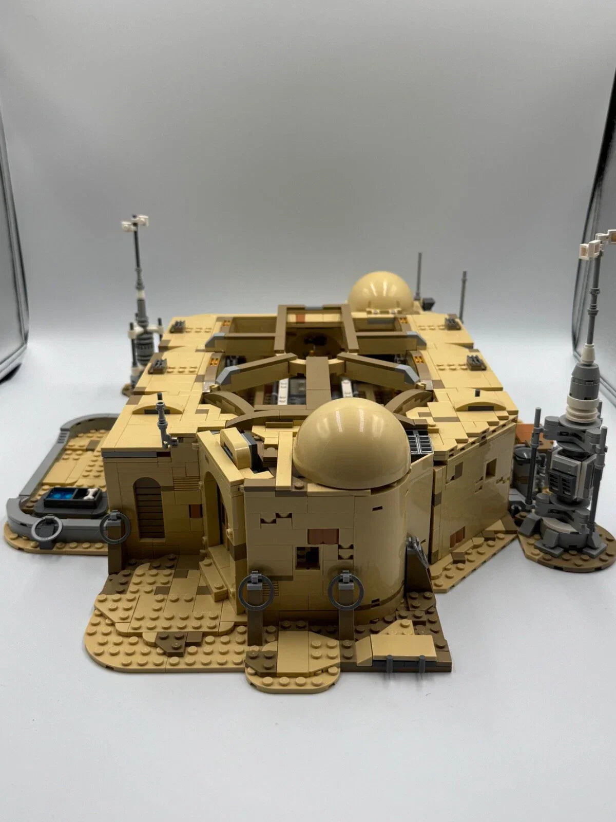 LEGO Star Wars Mos Eisley Cantina 75290