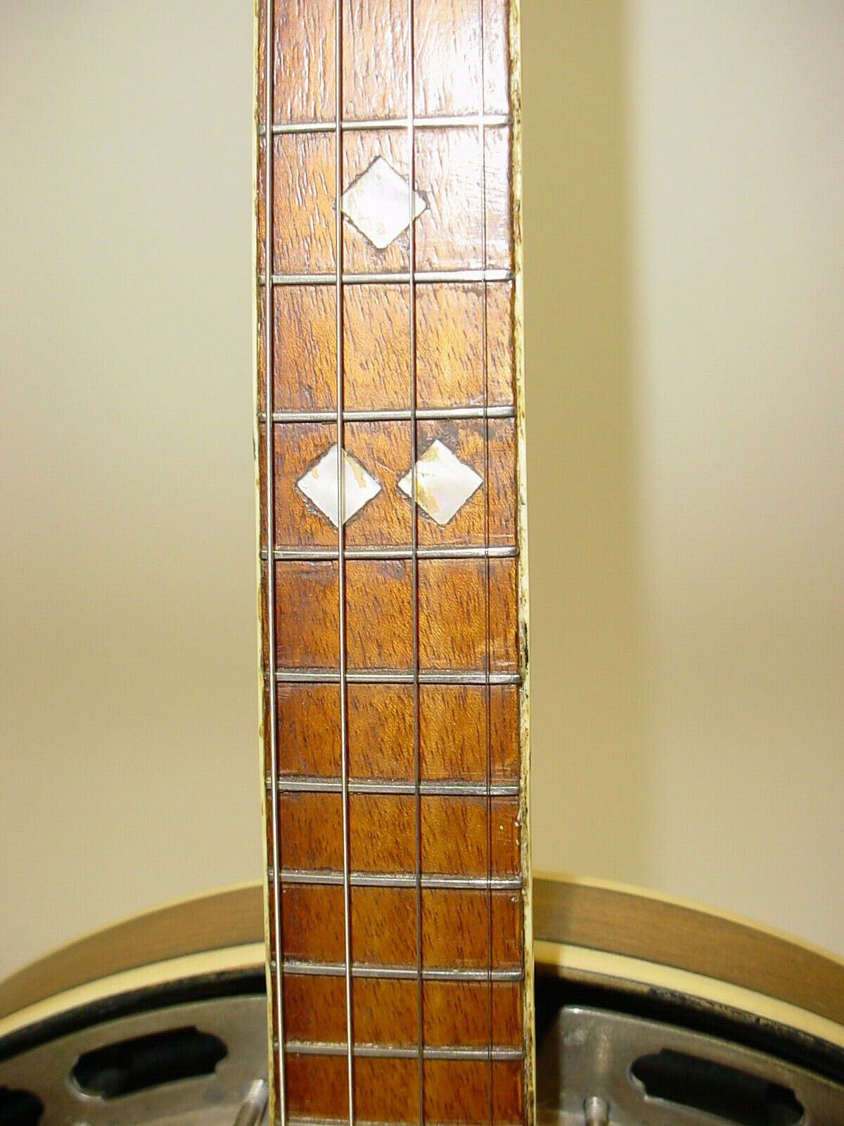 Banjo à résonateur ténor 4 cordes des années 1930