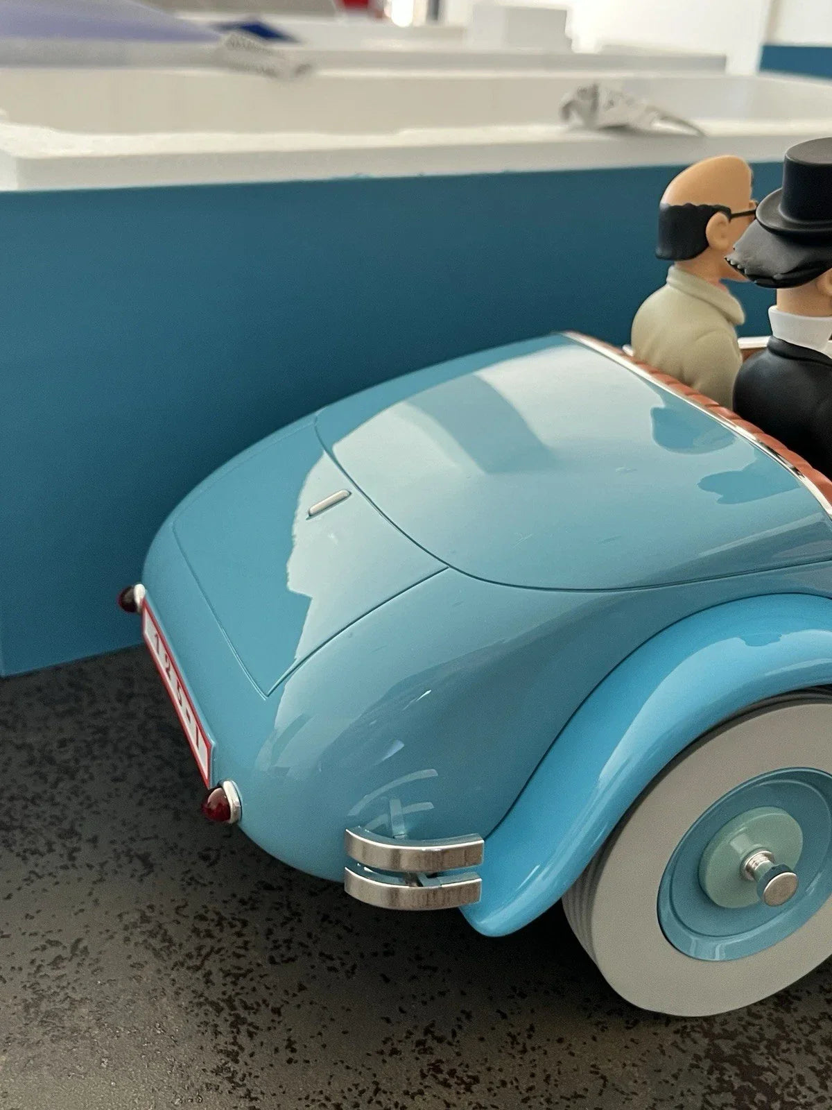 Magnifique voiture Tintin  1/12