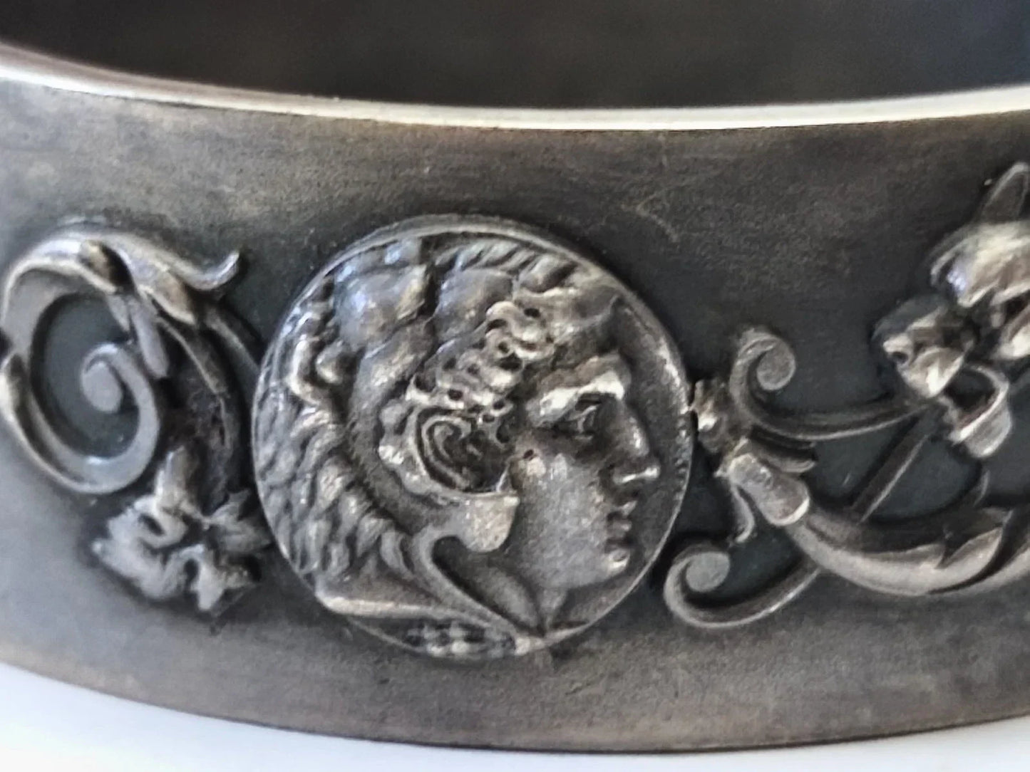 Bracelet argent massif décor chimère dragon