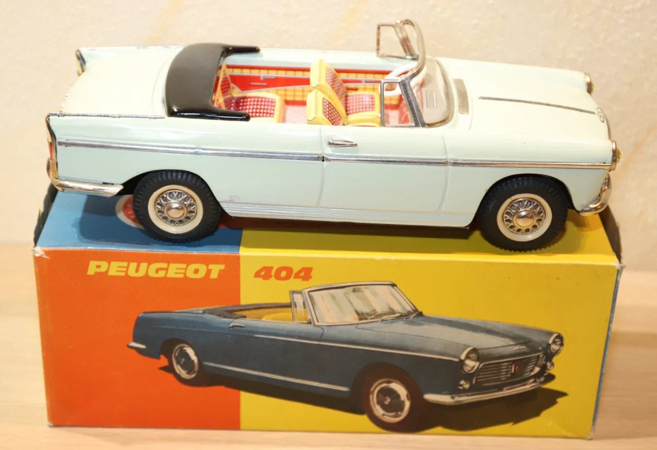 Peugeot 404 cabriolet Joustra 2066