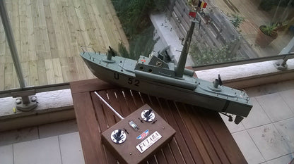 Superbe bateau vedette GIL U 52