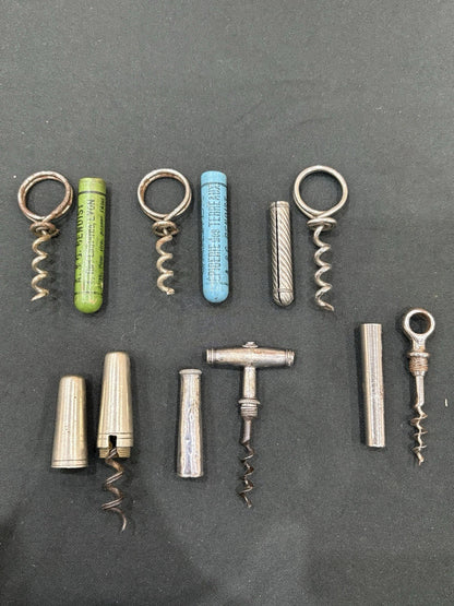 T39 – Lot de 6 anciens tire-bouchons avec étuis