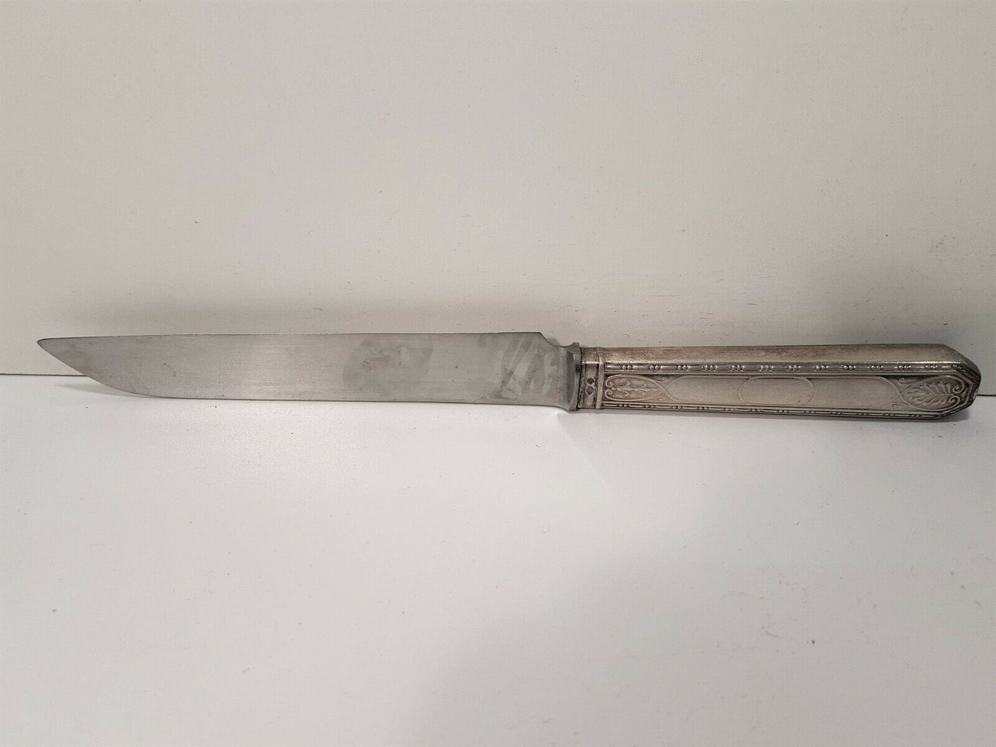 Série de 12 couteaux de table argent