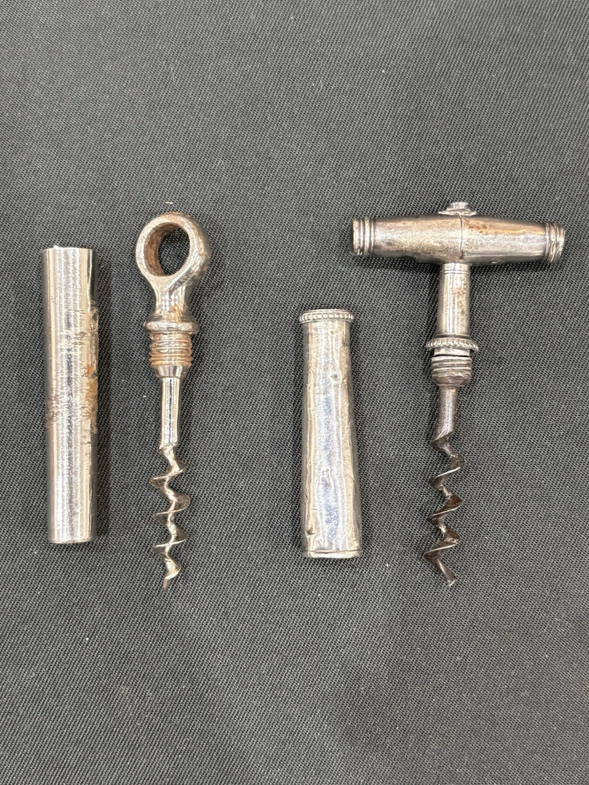 T39 – Lot de 6 anciens tire-bouchons avec étuis