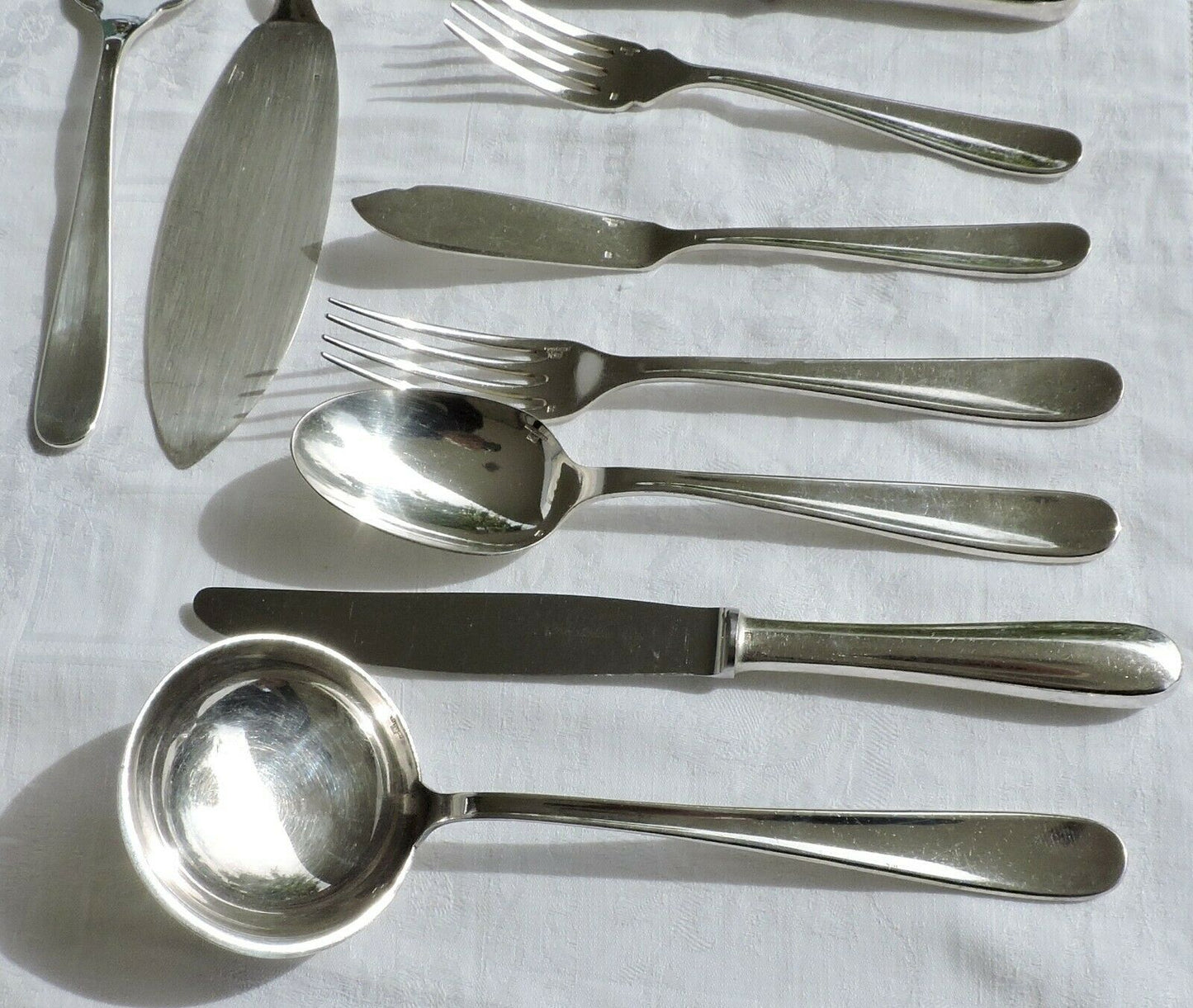 BELLE MENAGERE EN METAL ARGENTE CHRISTOFLE