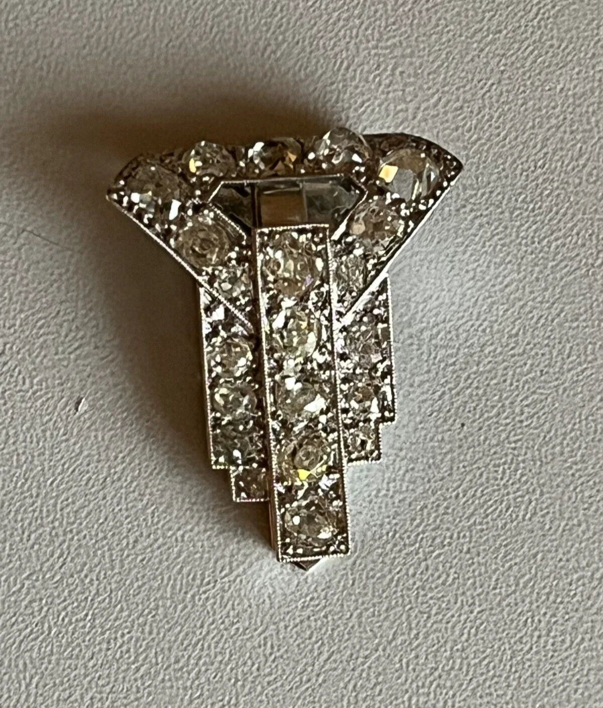 Broche clip Art Déco en diamants – 2,40 ct
