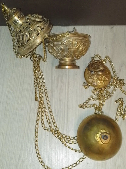 Ancien encensoir style gothique