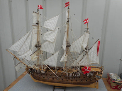 GRANDE MAQUETTE DE BATEAU "VOILIER EPOQUE 1970-1980 EN BOIS