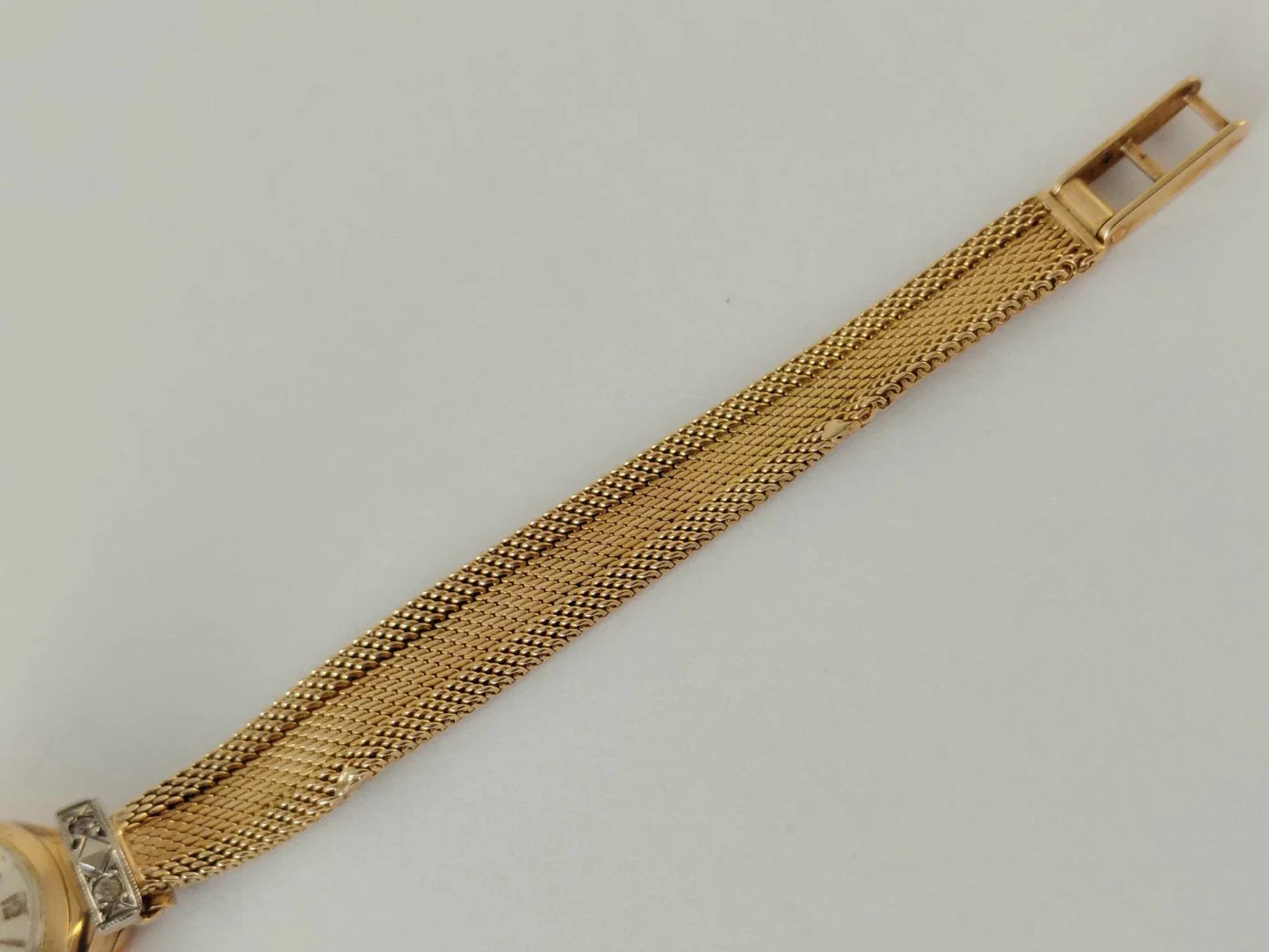 Montre de dame en or 18 carats massif