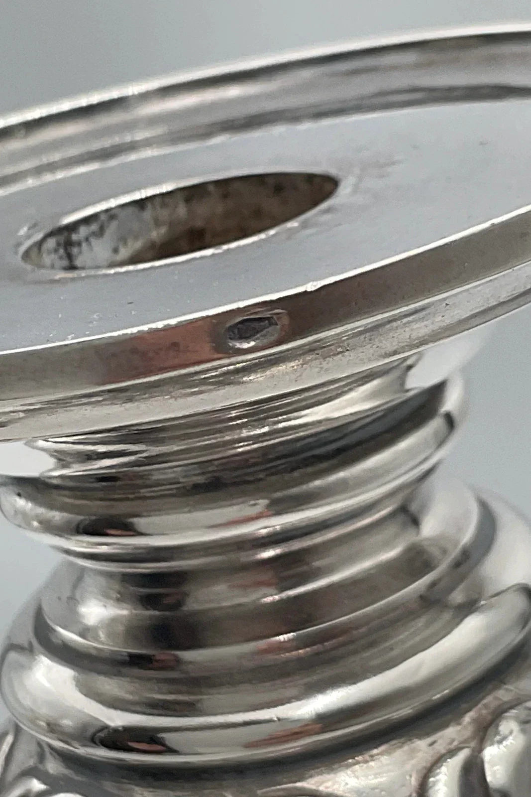 Paire de bougeoirs en argent Allemand