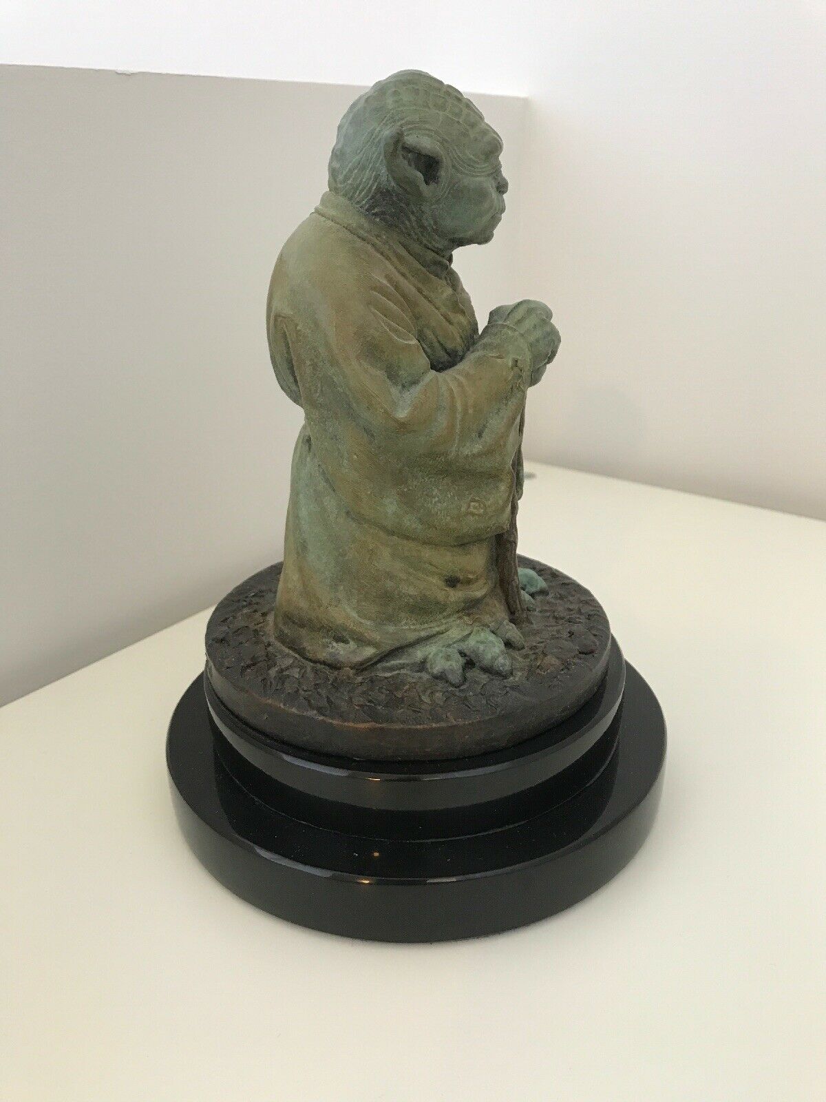 Sculpture en bronze Yoda de Star Wars
