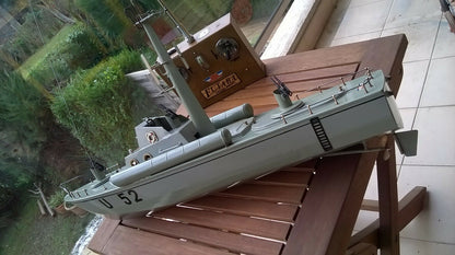 Superbe bateau vedette GIL U 52