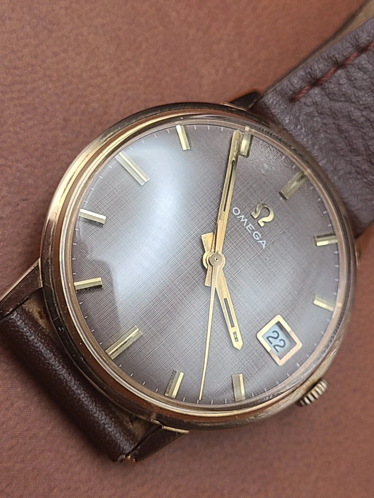 Montre oméga Genève or 18k