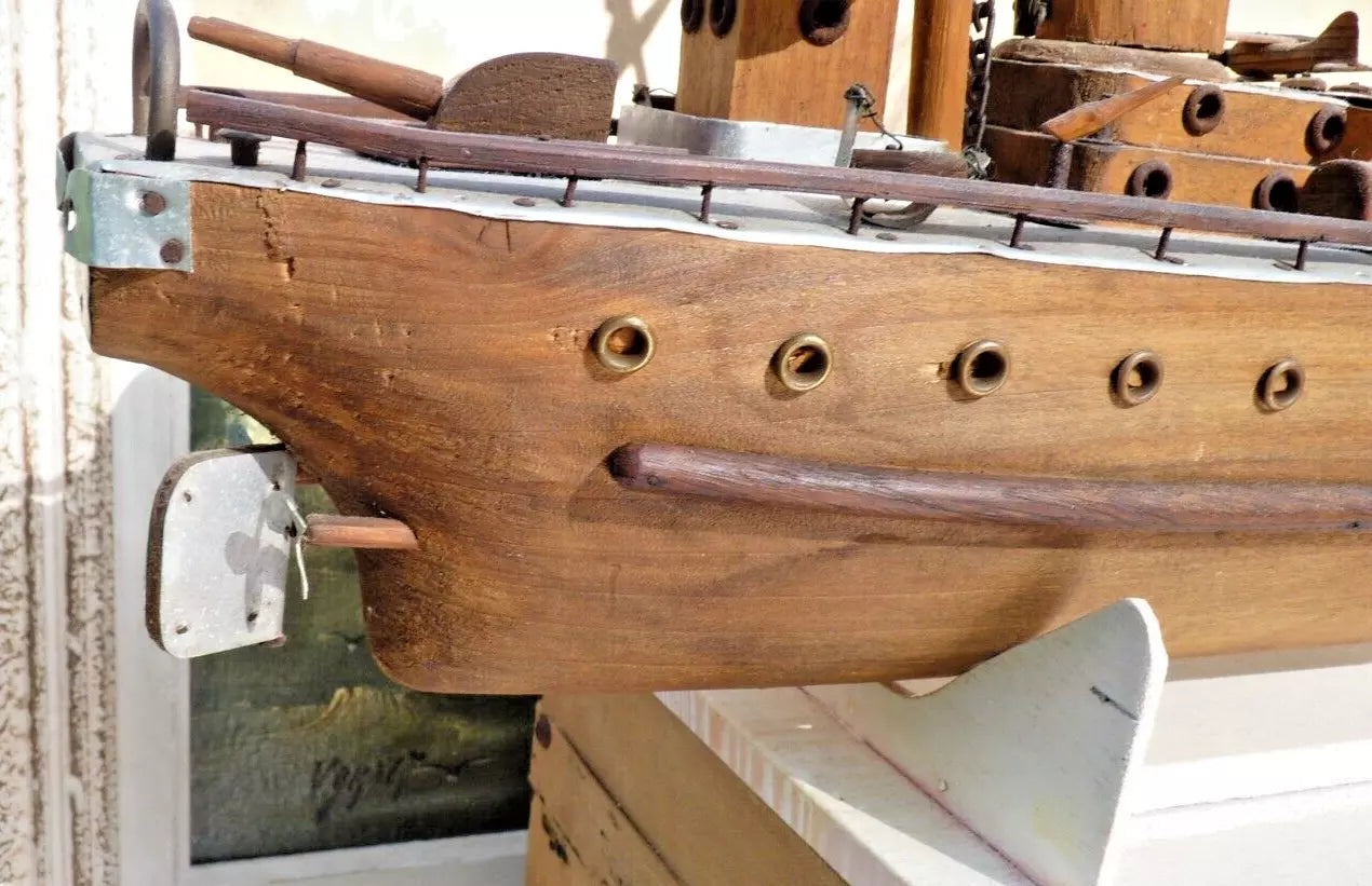 MAQUETTE DE BATEAU CUIRASSÉ 1914-1918