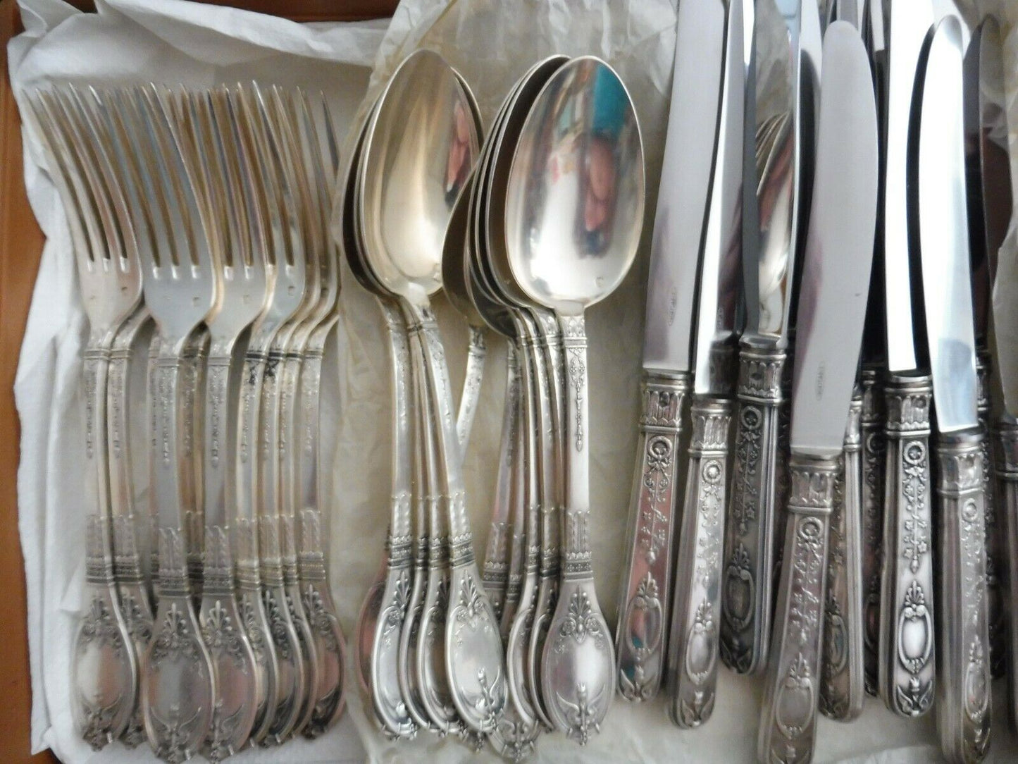 SUPERBE ENSEMBLE EMPIRE ARGENT MASSIF 89 PIECES MINERVE