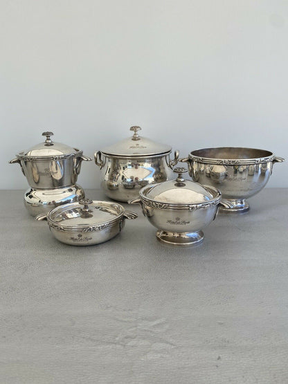 Ensemble de cinq pièces en métal argenté H.BEARD